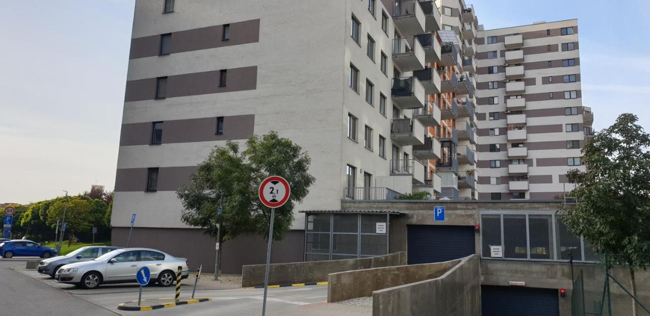 Apartmán***Bratislava Exterior foto